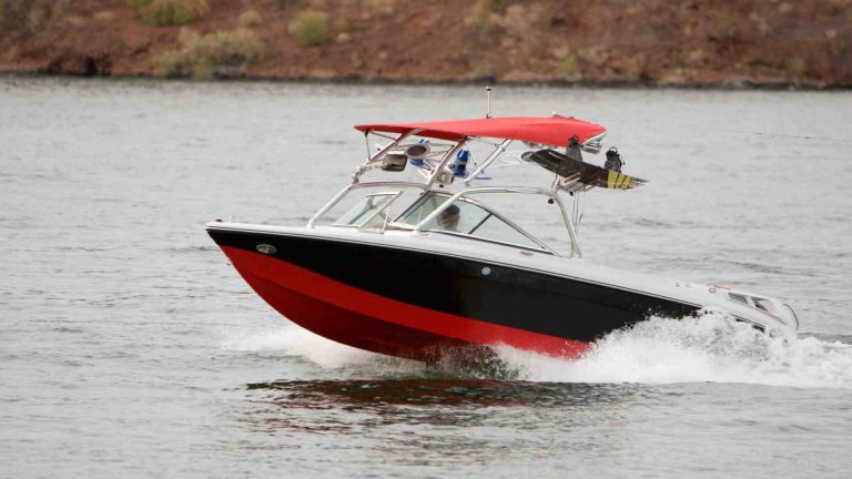 Boating on the Lake: An Enjoyable Experience
