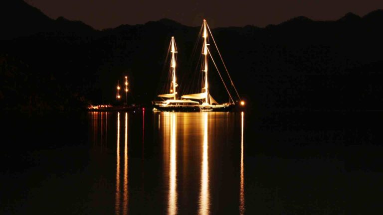 Boating at Night: Tips for Safe Navigation After Dark 