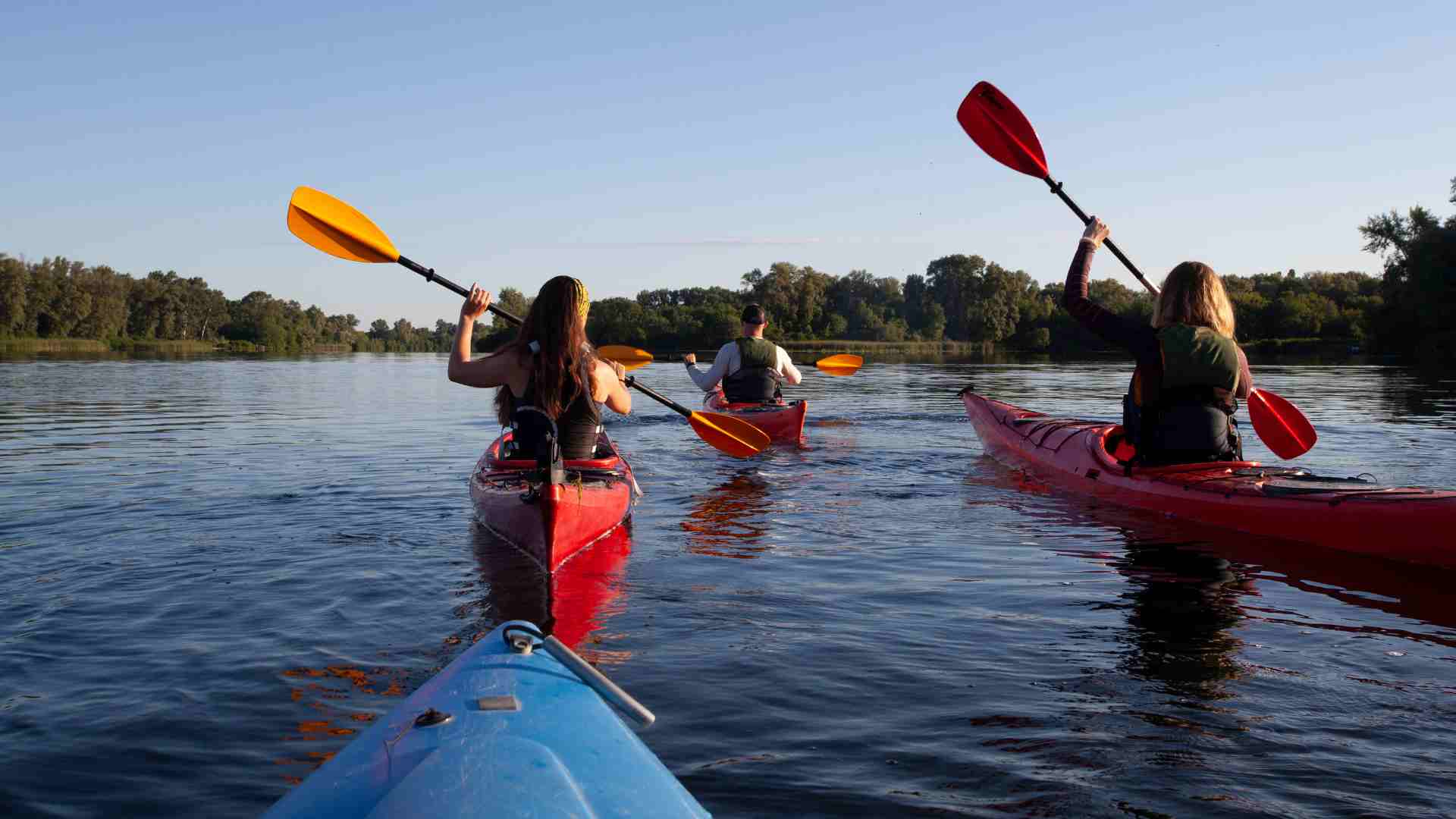 Canoe or Kayak? Which Fits you better for Fishing?