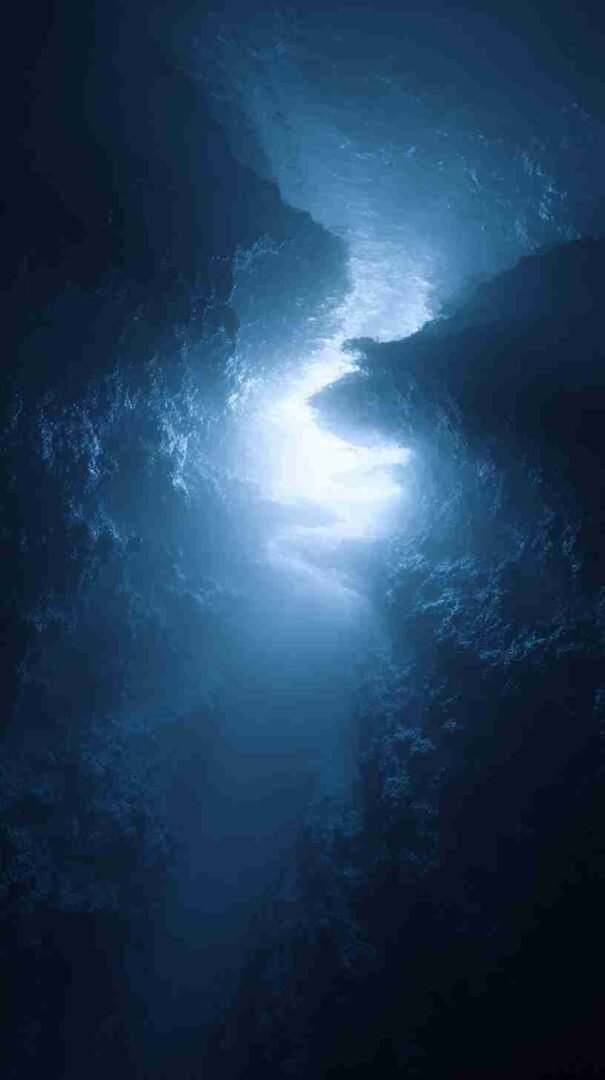 Deep Dark Ocean Pictures 4K HD Wallpapers